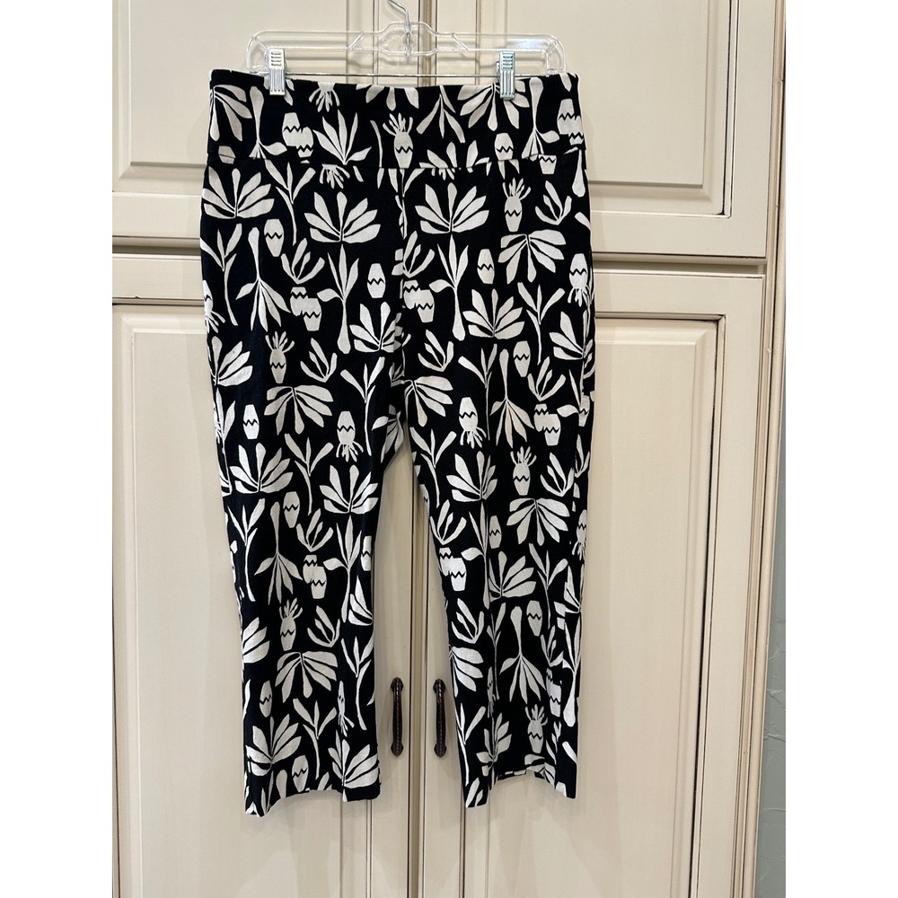Chicos Black White Botanical Leaf Print Pull On Crop Pants Size 2 US 12 Large